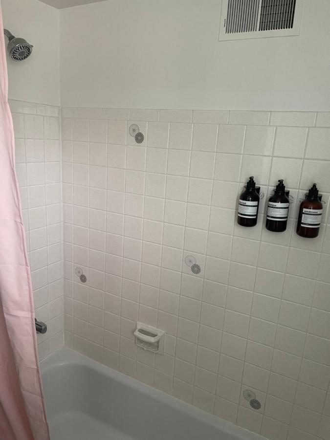 Appartamento Elite Casa Collection -Free Coffee, Parking, And Wi-Fi Milwaukee Esterno foto