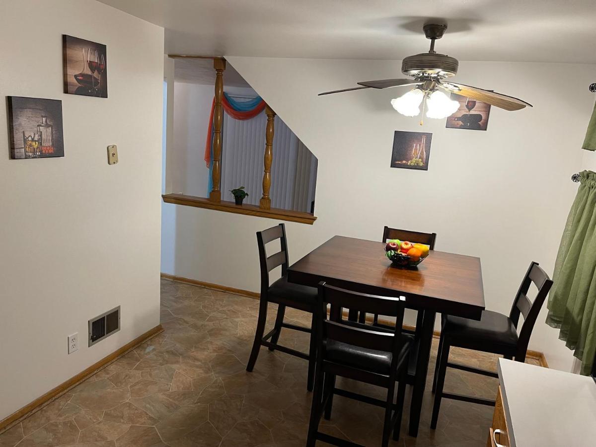 Appartamento Elite Casa Collection -Free Coffee, Parking, And Wi-Fi Milwaukee Esterno foto